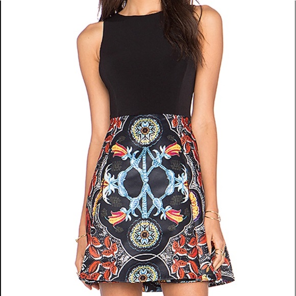 🖤Alice+Olivia Kourtney Box Pleat Dress in Baroque - Picture 8 of 9